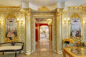 Boutique Hotel Monarch