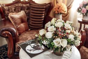 Boutique Hotel Monarch