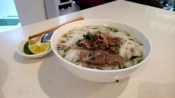 Dinh Elegant Hanoi Hotel