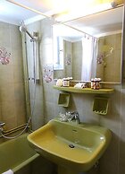 Le Coq Apartments