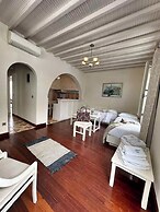Le Coq Apartments
