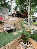 Baan Alisa Bed and Breakfast