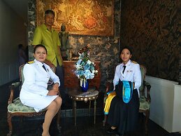 Ploy's Pearl Hotel