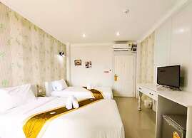 Ploy's Pearl Hotel