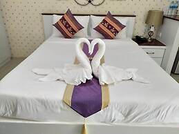 Ploy's Pearl Hotel