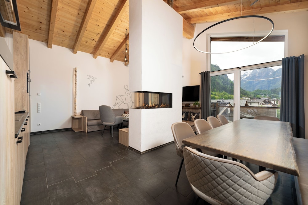 24 by AvenidA - Mountain Hotel