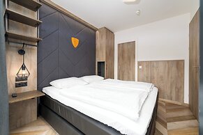 24 by AvenidA - Mountain Hotel