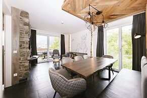 24 by AvenidA - Mountain Hotel