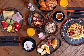 24 by AvenidA - Mountain Hotel