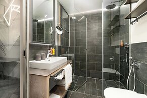 24 by AvenidA - Mountain Hotel