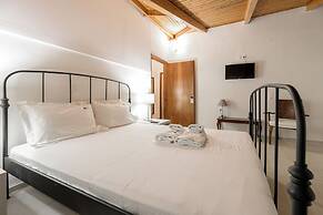 Denise Studios & Apartments