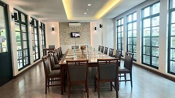 The Mangrove Hotel