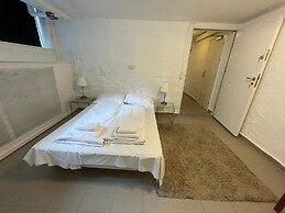 Hotel M18