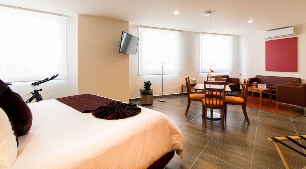 Hotel Misión Puebla Angelopolis
