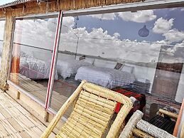 Uros Qhota Uta Lodge