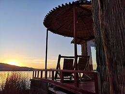 Uros Qhota Uta Lodge