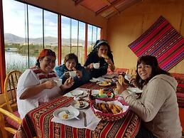 Uros Qhota Uta Lodge