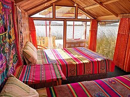 Uros Qhota Uta Lodge