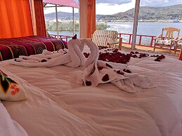 Uros Qhota Uta Lodge