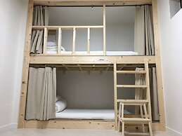 Hwadam Inn - Hostel