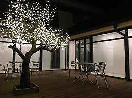 Hwadam Inn - Hostel