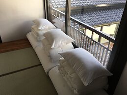 Hwadam Inn - Hostel