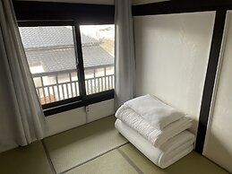 Hwadam Inn - Hostel