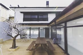 Hwadam Inn - Hostel