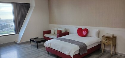 85 Love Hotel