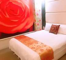 85 Love Hotel