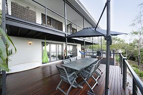 Crusoe's Beach House Ocean Views