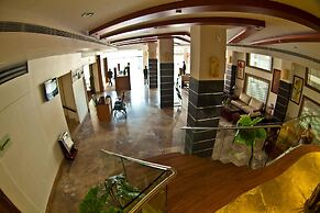 Paramount Tower