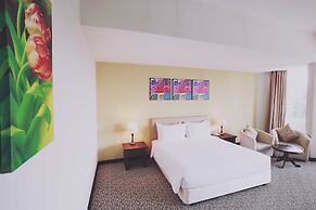 The Regency Waterfront Hotel