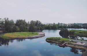 The Regency Waterfront Hotel