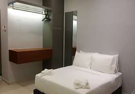 Pinnacle Suites