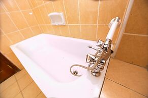 Upperhill Blueberry Hotel