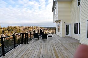 Aurora Deluxe Vacation Guest House