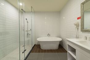 Skyone Hotel