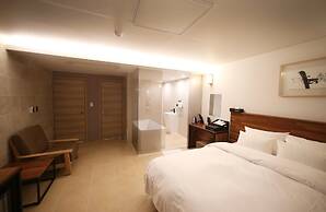 Hotel You&I