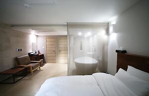 Hotel You&I