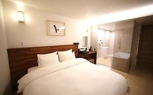Hotel You&I