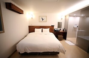 Hotel You&I