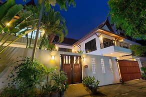 Kata Pool Apartments