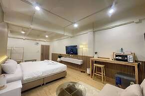 Shade House - Phuket Downtown