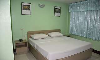 Woodlands Inn