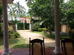 Nishan Surf Inn