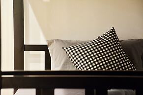 Lanta Hostel - Adults Only