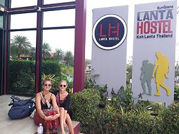 Lanta Hostel - Adults Only