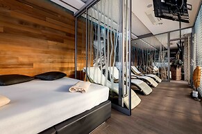 Hotel Pecr Well