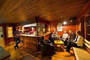 Pinetree Lodge